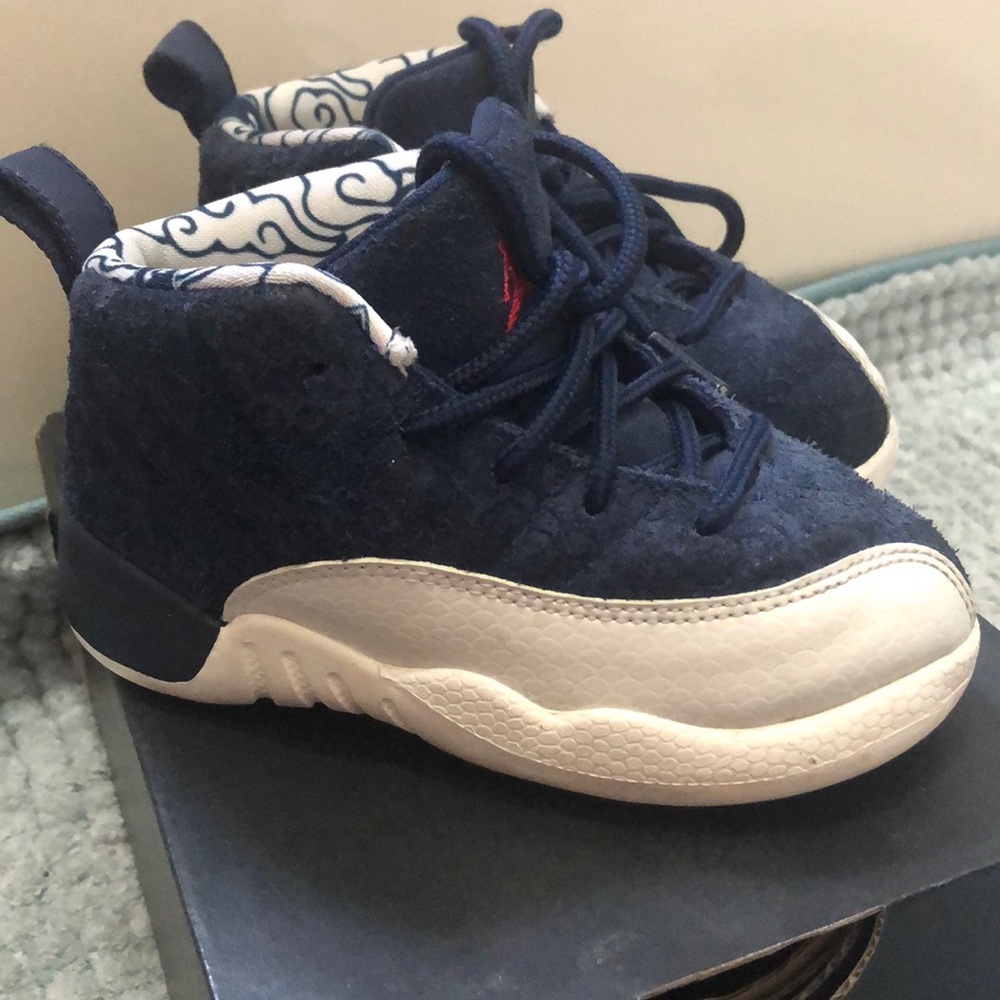 Size 8C navy blue and white Jordan 12 Retro